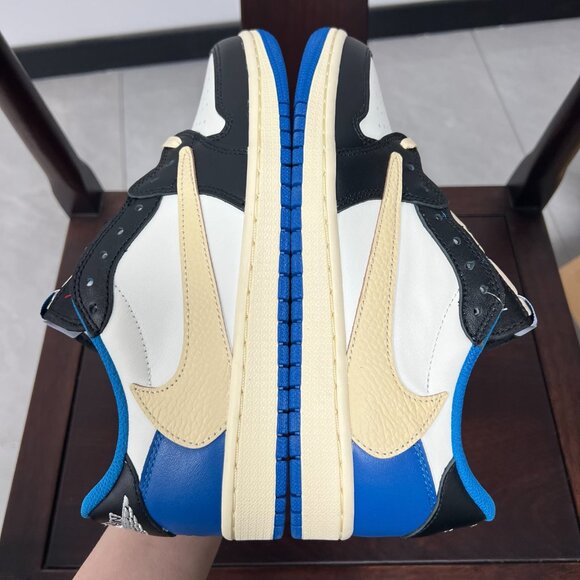 Travis Scott X Air Jordan Fragment Design Sneaker - Picture 6 of 9
